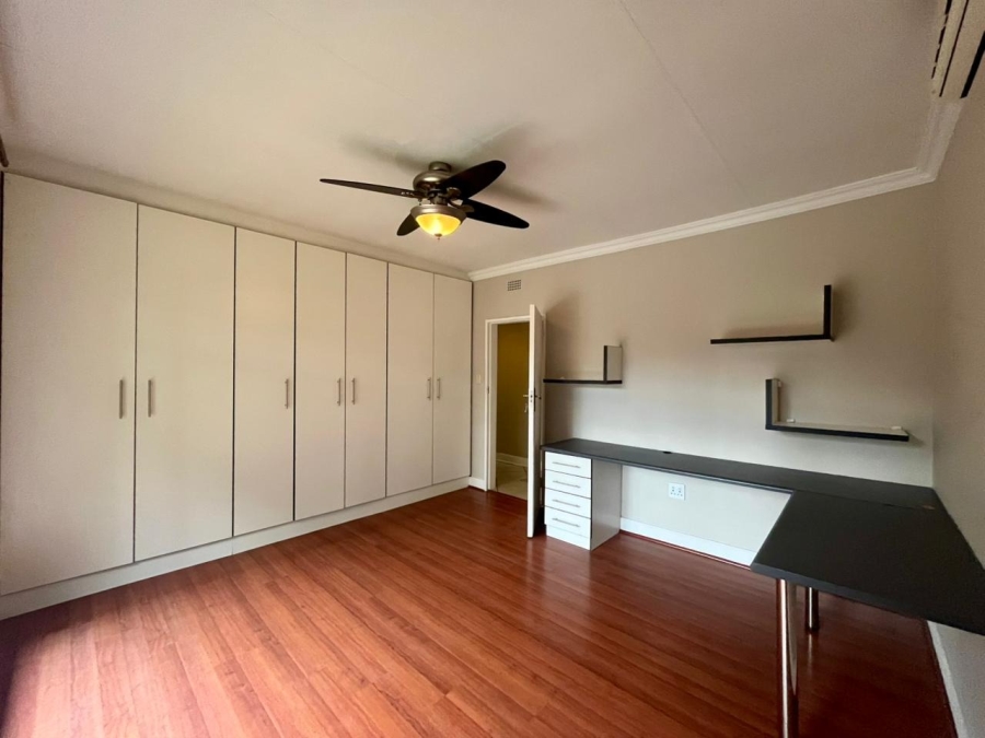 5 Bedroom Property for Sale in Safari Gardens North West